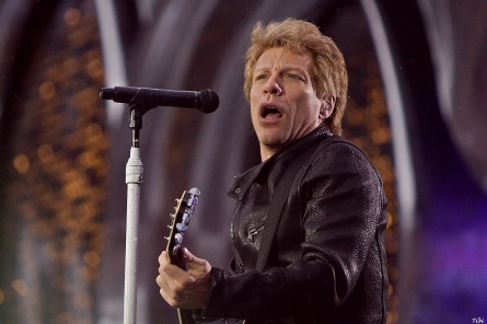 Bon Jovi rozjeli pod sprchou pořádné rockové mejdlo. Publikum si zazpívalo